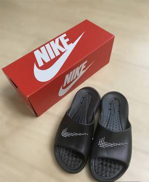 水辺のレジャーにもってこい！【NIKE】水はけ良好「スライドサンダル」