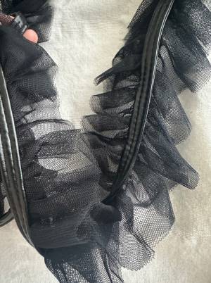 女子力アップ間違いなし！？【WEGO】「チュールスマホショルダー」が可愛すぎる♡