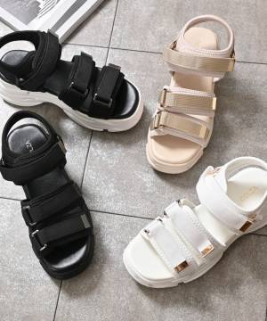 今季マストアイテム！【ハニーズ】スタイル選ばず使える♡「優秀サンダル」