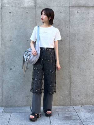 ＜こなれ感たっぷり♡＞大人カジュアルには【ロゴT】が欠かせない！