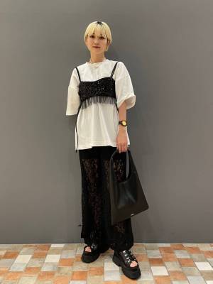 シンプルコーデに映えそう♡ 夏ムード高まる【キラキラアイテム】って？