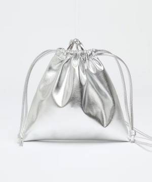 この夏、大注目！【ハニーズ】コーデのアクセントになる♡「シルバーバッグ」