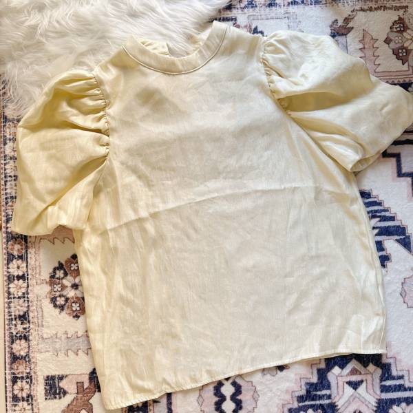 ぽわんとした袖がツボ♡【SHEIN】高見え「スタンドカラーシャツ」が可愛すぎる！