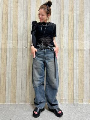 話題沸騰中！！【GU】おしゃ見え度半端ない♡「バレルレッグジーンズ」