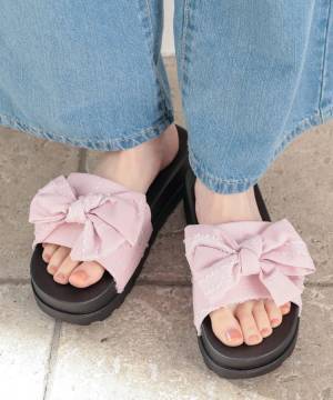 こんなに可愛くて3000円以下！？【ハニーズ】足元映え間違いナシ！「旬サンダル」