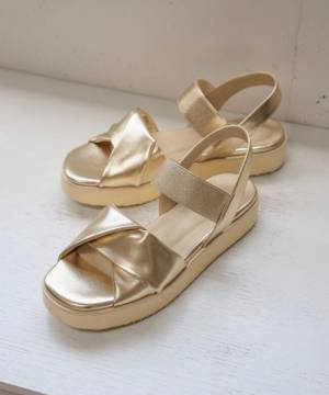 今すぐ【グローバルワーク】で買いたい！ 大人っぽ可愛い♡「旬サンダル」