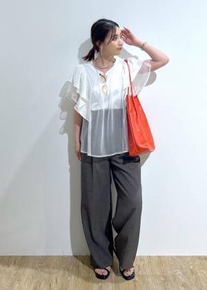 『二の腕カバー』も叶う！【ROPÉ PICNIC】上品なフリルが可愛い♡「主役級トップス」