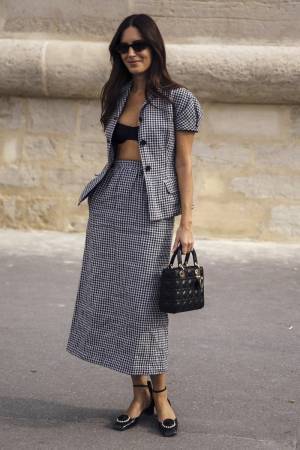 黒ベースで大人可愛く♡ 「チェック柄」で夏コーデが華やぐ！【ストリートスナップ】