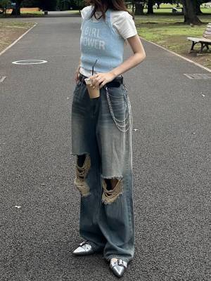 この夏、真似したい！ オシャ見えする【最旬タンクトップコーデ】って？