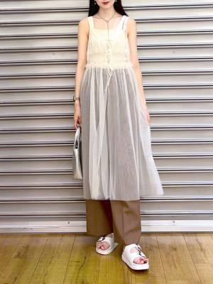 この夏、真似したい！ オシャ見えする【最旬タンクトップコーデ】って？