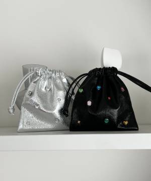 《今季はキラキラに注目！》着るだけで華やか♡【ビジューアイテム】