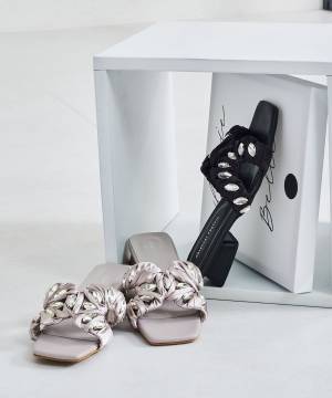 《今季はキラキラに注目！》着るだけで華やか♡【ビジューアイテム】