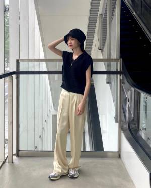 『夏のボトムス迷子！』→解決！ おしゃれ & 涼しげ【淡色パンツコーデ】