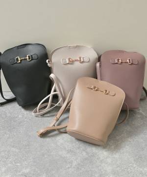 このサイズ感探してた！【ハニーズ】小ぶりで使いやすい♡「ショルダーバッグ」