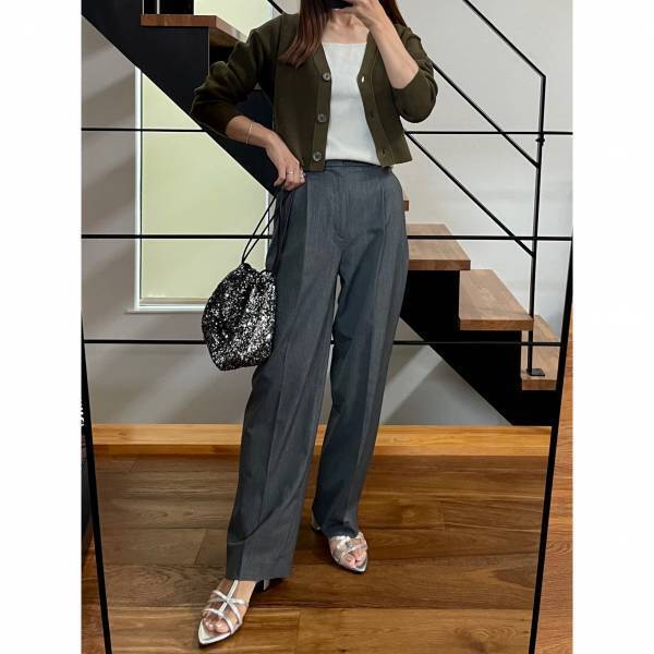 ワゴンで発見！【GU】「秋色クロップドカーデ」が590円！？