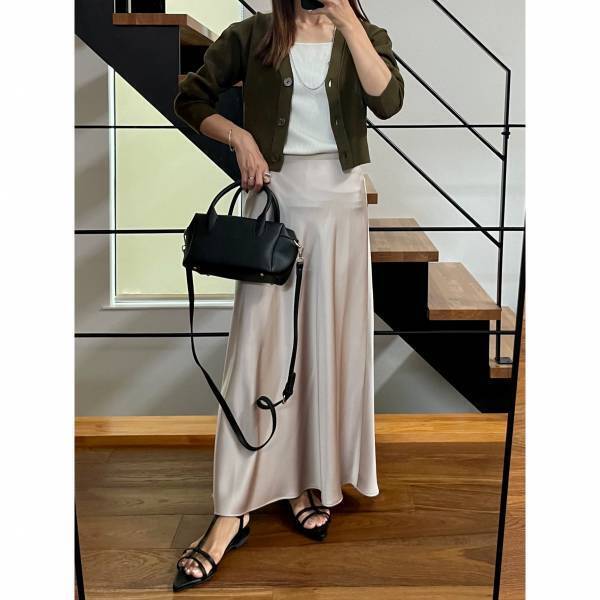 ワゴンで発見！【GU】「秋色クロップドカーデ」が590円！？