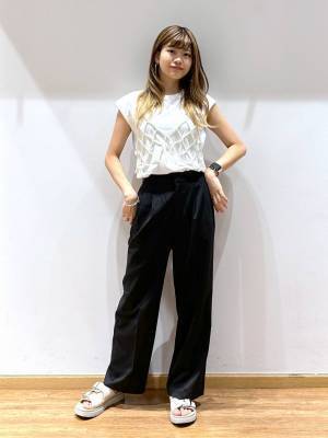 夏は断然【白トップス】推し♡ 涼しげ & 大人っぽ「カジュアル コーデ」