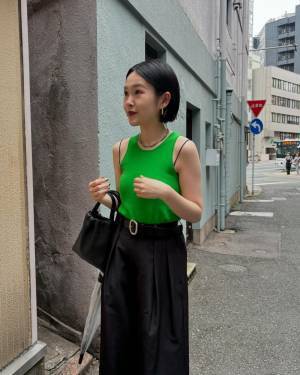 こりゃ、夏映えする！【派手色トップス】でおしゃれ上級者に♡