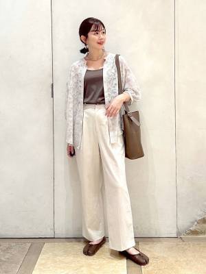 『ボタニカル柄』挑戦するなら【グローバルワーク】に直行！ 大人可愛い♡「上品ブラウス」