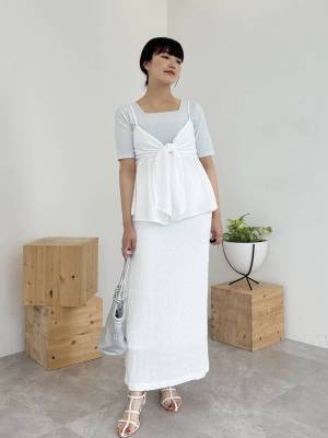 挑戦する価値ありかも！？ きれいめに決まる【大人キャミコーデ】