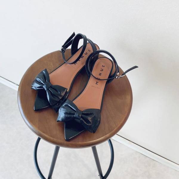 いつものコーデが華やかに！ リボンが目を惹く♡【旬サンダル】