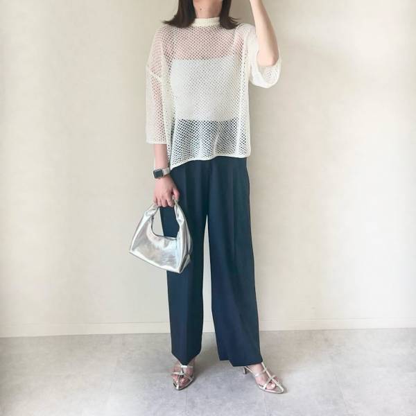 上品さがたまらん♡ 大人っぽ【ネイビーアイテム】が見逃せない！