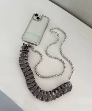 何個あっても嬉しい！【ローリーズファーム】の「モバイルショルダー」が可愛い♡