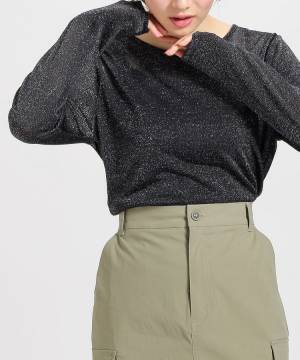 今季ハズせない！【ハニーズ】さりげなく華やかさをゲット♡「ラメトップス」