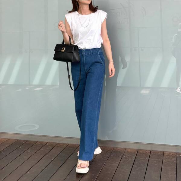 『発売をずっと楽しみにしてた！』【ユニクロ】スタイルアップが叶う♡ 話題の「新作ジーンズ」