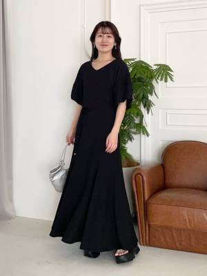 《大人っぽ可愛いが叶う♡》一枚でサマ見えする【ブラックワンピ】って？