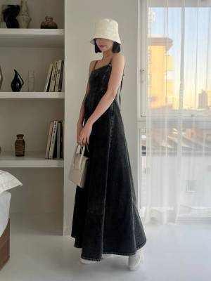 《大人っぽ可愛いが叶う♡》一枚でサマ見えする【ブラックワンピ】って？