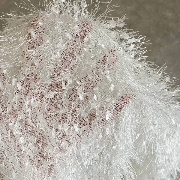 透け感アリ！ 今着られる！【しまむら】シンプルコーデに映える「フリンジファートップス」