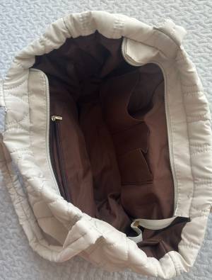 軽くて大容量！！【SHEIN】使える「キルティングトート」が1,500円以下！？