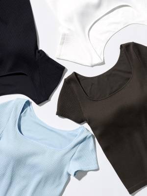 《値下げキターーッ！！》【ユニクロ】きれいめもカジュアルも◎「高見えTシャツ」