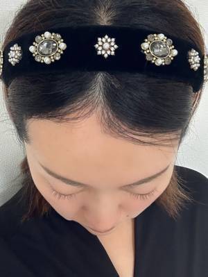 キラキラがたまらない♡【SHEIN】ビジューたっぷり「華やかカチューシャ」