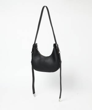 「やっぱり一番頼れる♡」大人コーデの相棒【黒バッグ】