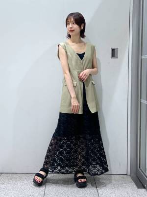 「何を着てもパッとしない。」→ そんな時こそ【ベスト】が大活躍♡