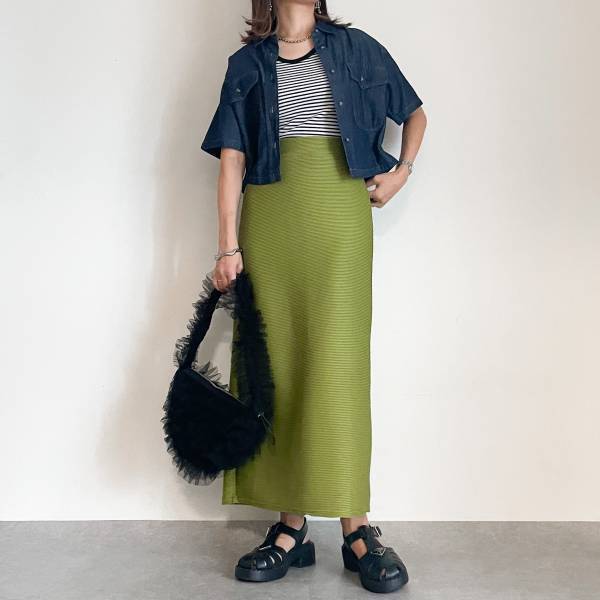 コーデがグッと秋めく♡【しまむら】オリーブ色の「タイトスカート」着回しコーデ
