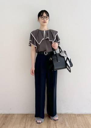 主役級の可愛さ♡【VIS】一点投入で華やかに決まる！「フリルトップス」