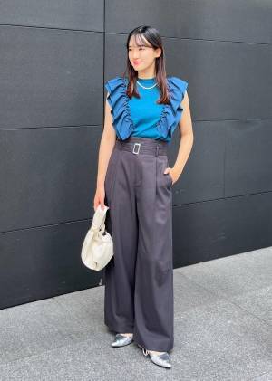 主役級の可愛さ♡【VIS】一点投入で華やかに決まる！「フリルトップス」