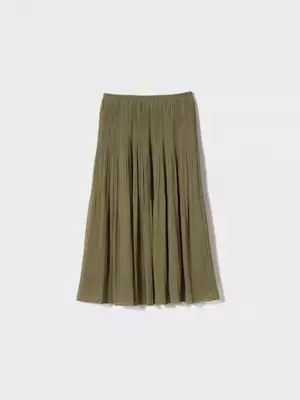 大人の肌見せが叶う♡【ユニクロ】程よい透け感がたまらない♡「上品アイテム」