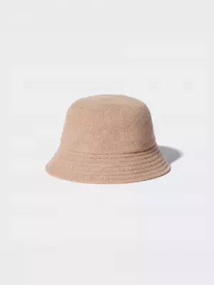 いつものコーデにプラスするだけ♡【ユニクロ】オシャレ度アップ！「最新帽子」