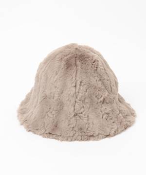 今季はどう取り入れる？ いっきに秋っぽくなれる♡「最旬ファーアイテム」