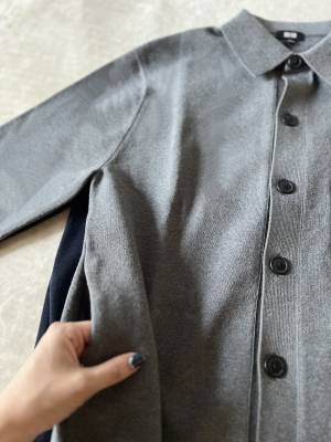 この秋絶対買うべきッ！？【ユニクロ】肉厚で高見えする「メンズカーディガン」