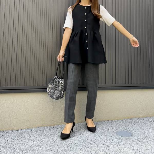 学校行事にも使える！【coca】パールボタン可愛い♡「ペプラムベスト」着回しコーデ