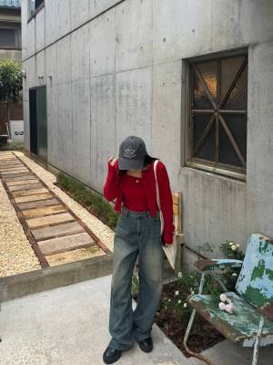 ワンポイントに欲しい！ 秋コーデを盛り上げる【赤トップス】