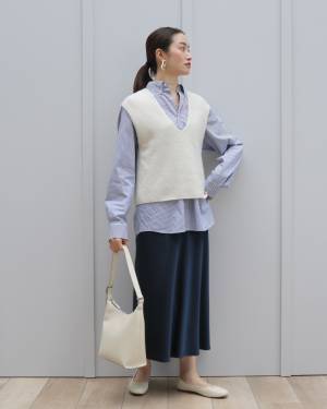 ソフトな肌ざわりに癒されそう♡【ユニクロ】の高見え「3DスフレヤーンVネックベスト」