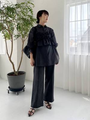 どこから見てもカワイイ♡ コーデが映える【フリルアイテム】