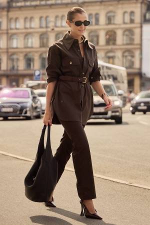 「ブラウン」旋風再来！ 改めて活用したい、万能カラーの最新コーデ術【ストリートスナップ】