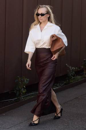 「ブラウン」旋風再来！ 改めて活用したい、万能カラーの最新コーデ術【ストリートスナップ】